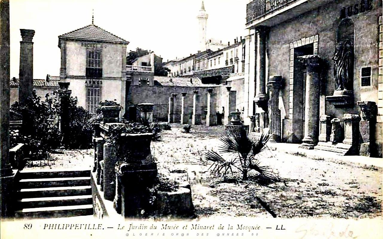 Philippeville - Le Jardin du Musee et le Minaret de la Mosquee.jpg